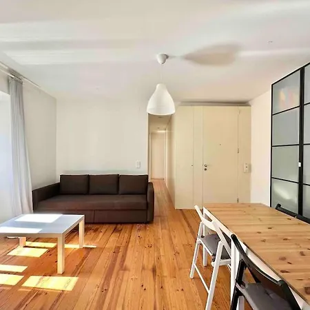 Central Apartment For Party Lovers-3